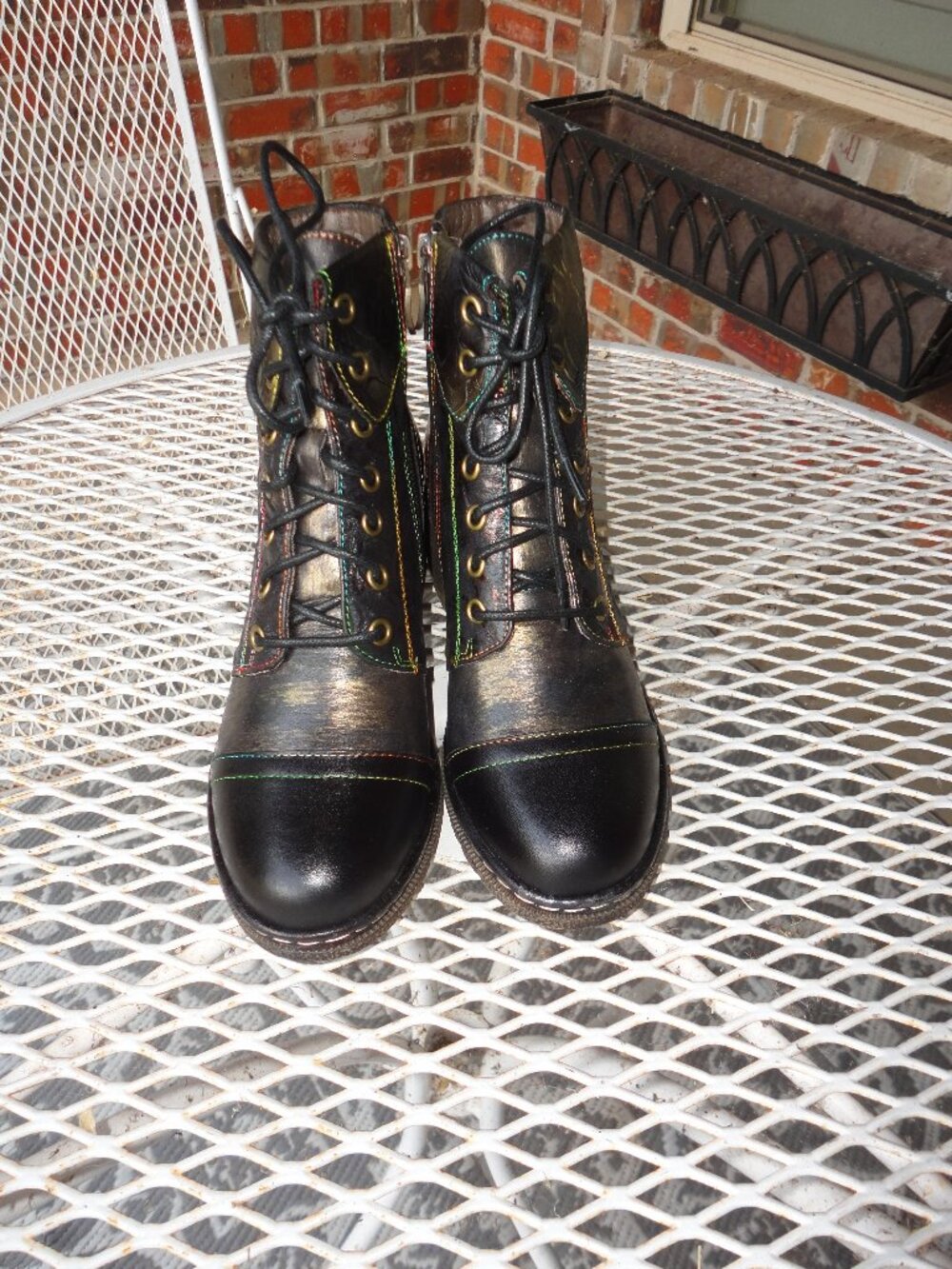 L'ARTISTE Spring Step Fallinluv Women's Zip Up Black Gold Ankle Boots Size 6.5
